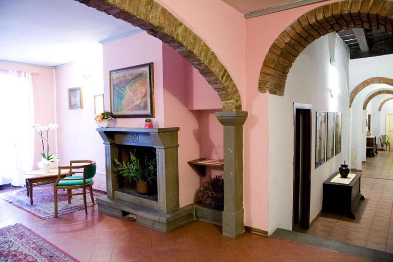 ביביאנה Hotel Borgo Antico מראה חיצוני תמונה
