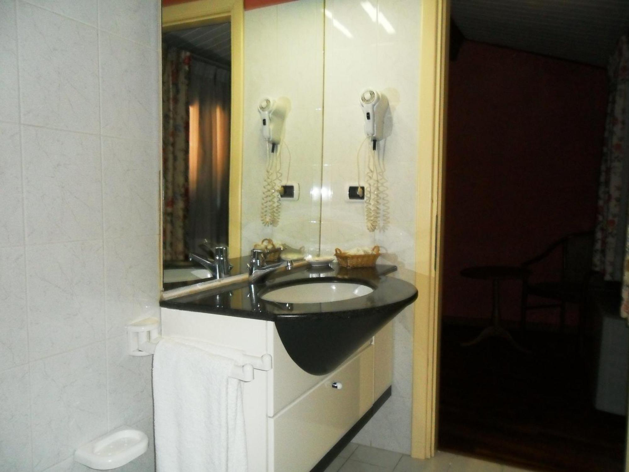 ביביאנה Hotel Borgo Antico מראה חיצוני תמונה