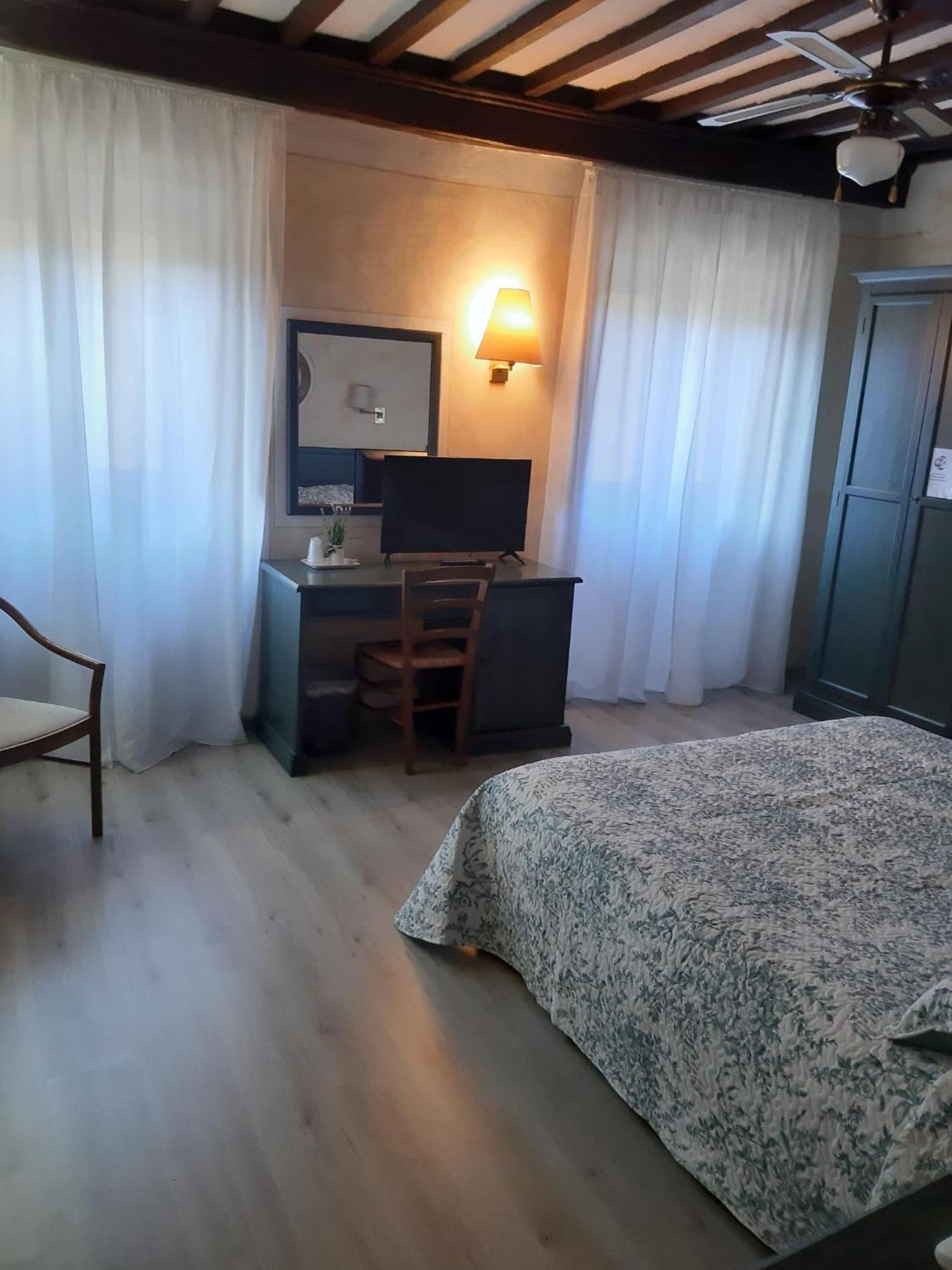 ביביאנה Hotel Borgo Antico מראה חיצוני תמונה