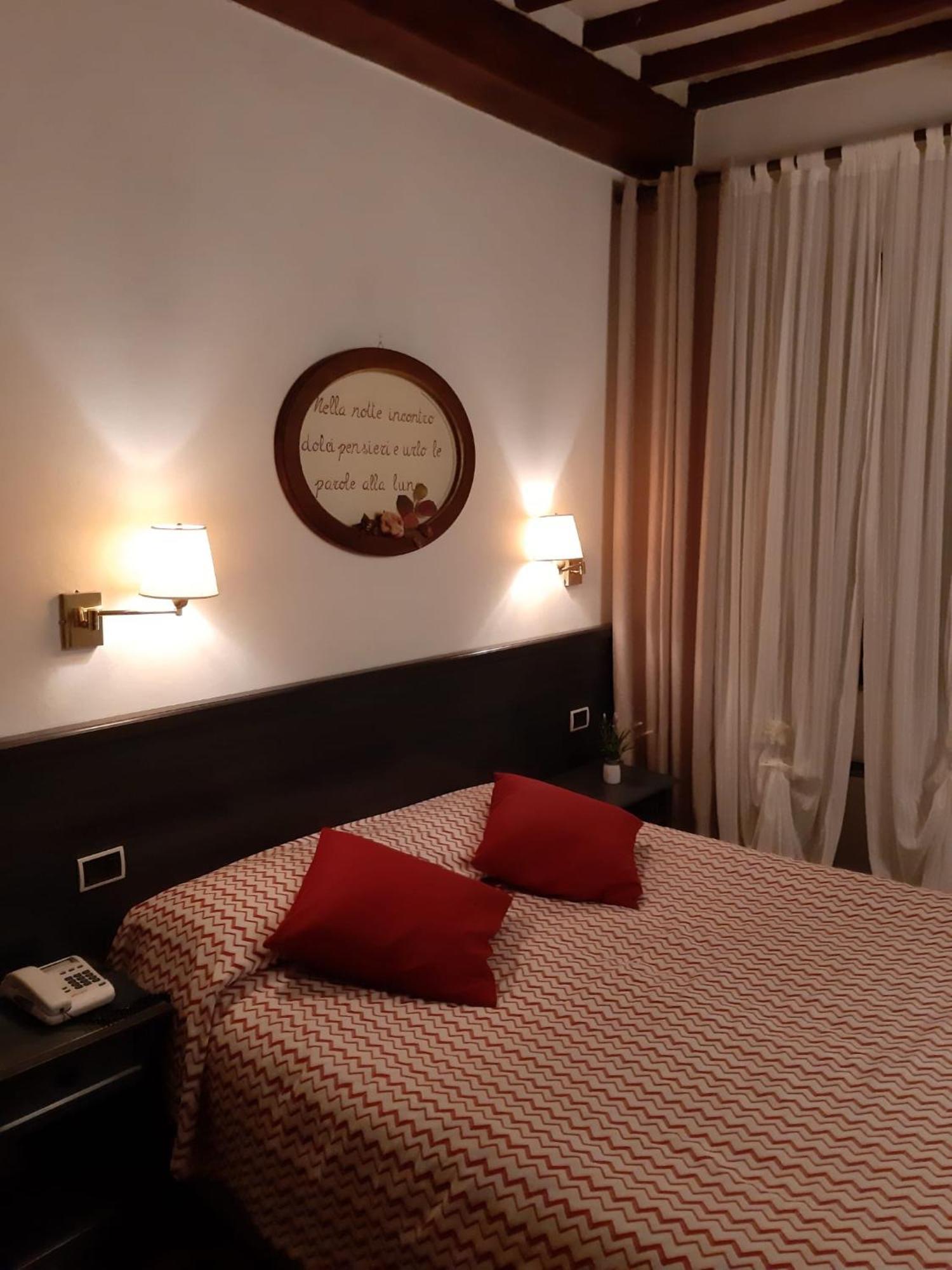 ביביאנה Hotel Borgo Antico מראה חיצוני תמונה