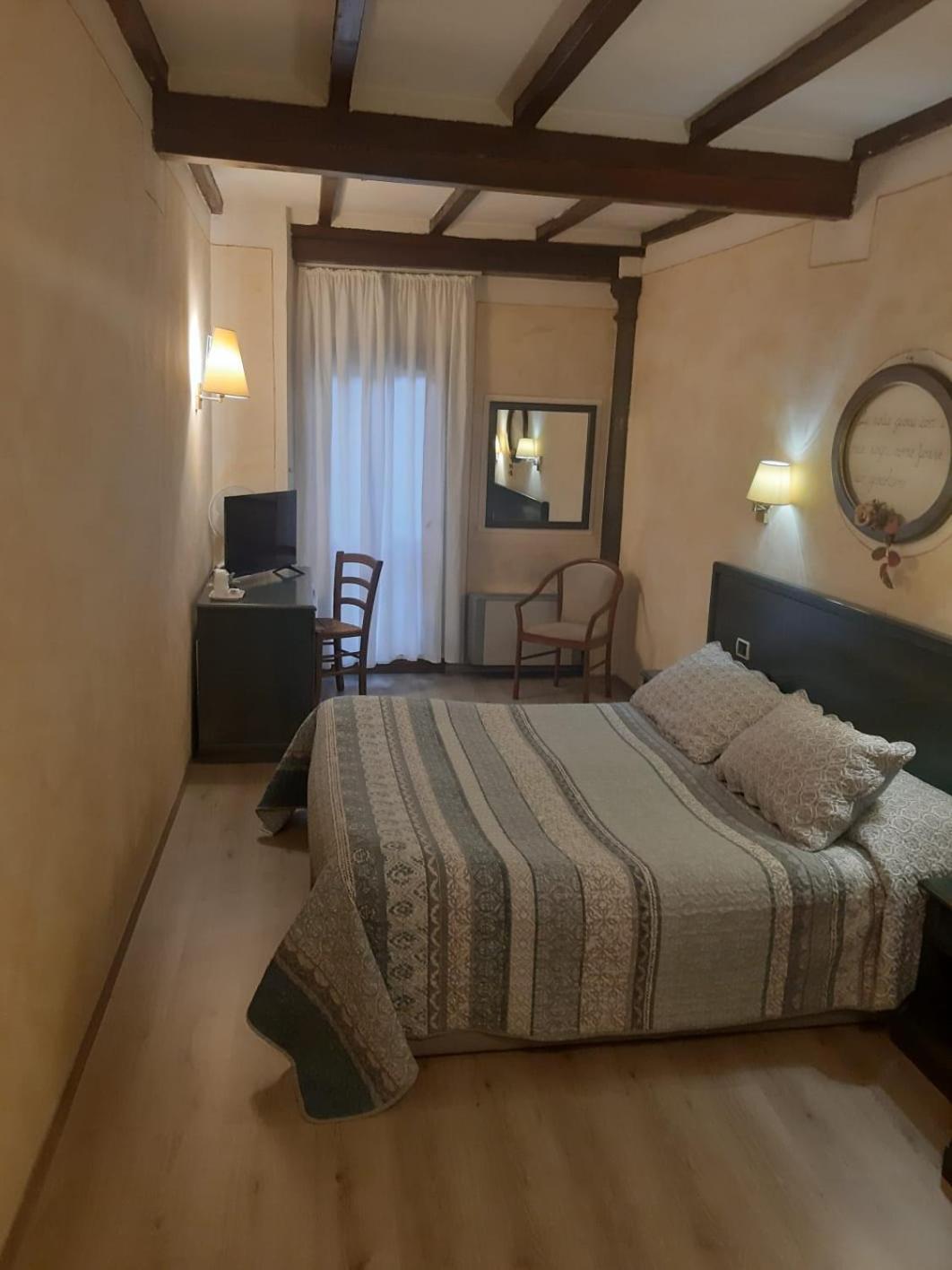 ביביאנה Hotel Borgo Antico מראה חיצוני תמונה