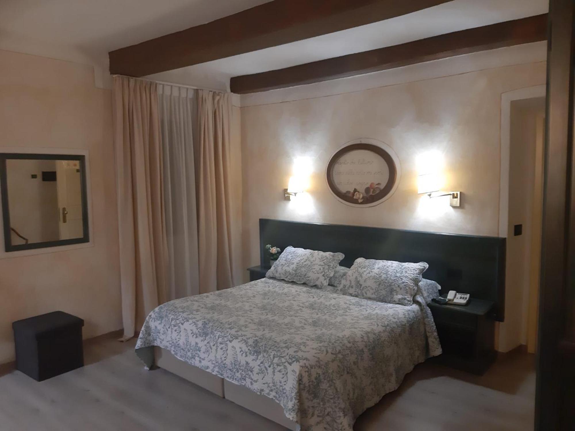 ביביאנה Hotel Borgo Antico מראה חיצוני תמונה