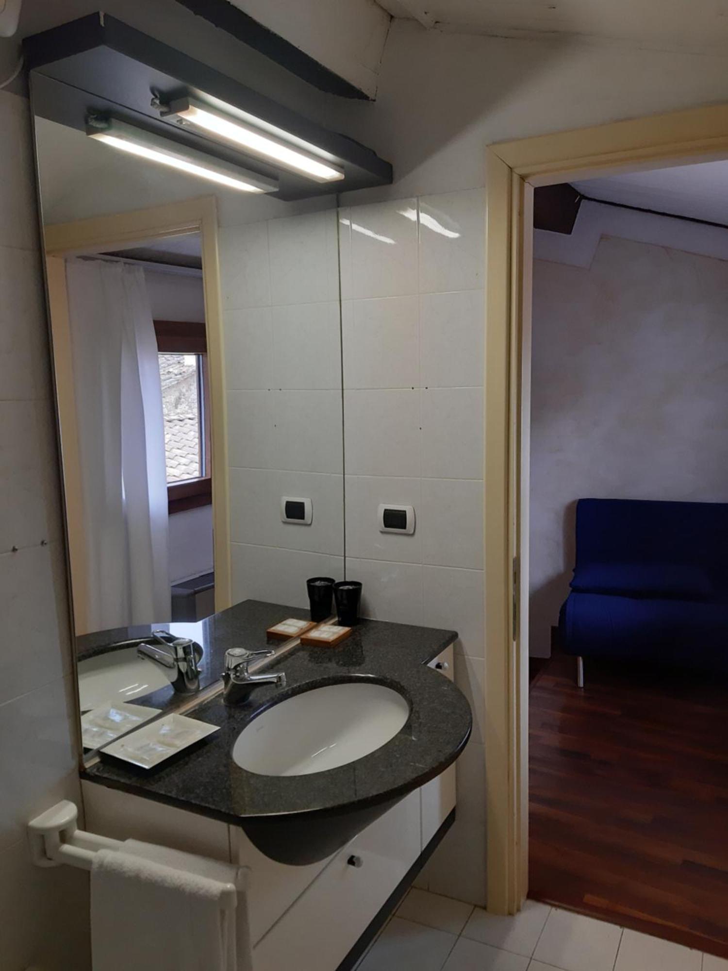 ביביאנה Hotel Borgo Antico מראה חיצוני תמונה