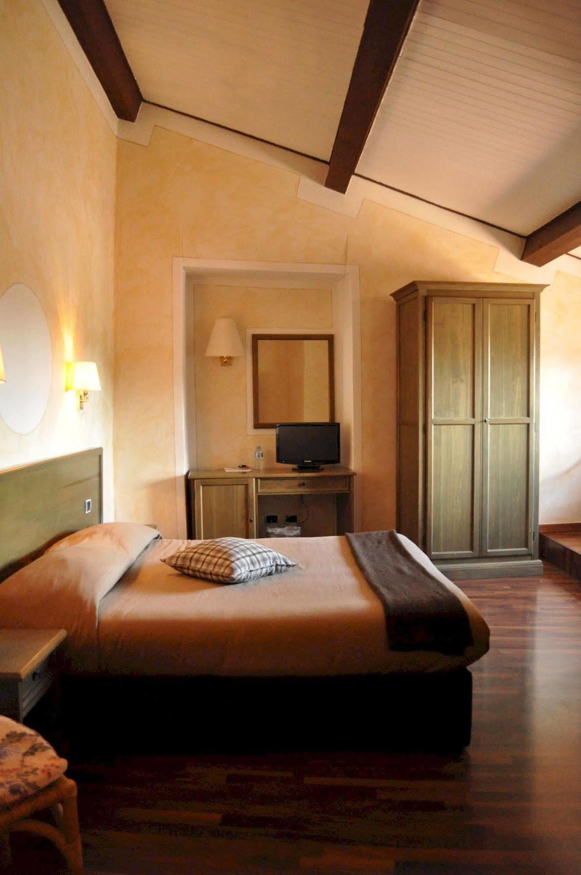 ביביאנה Hotel Borgo Antico מראה חיצוני תמונה