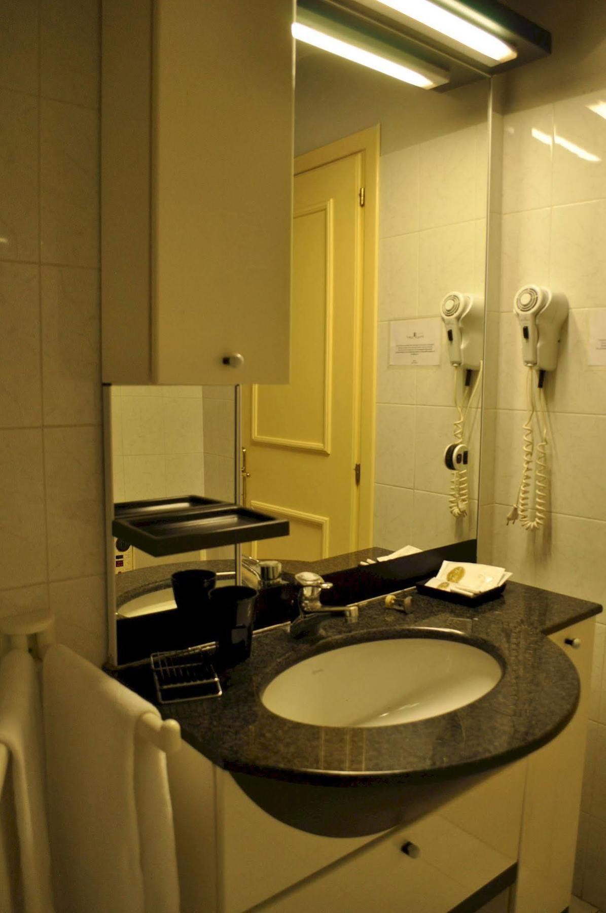 ביביאנה Hotel Borgo Antico מראה חיצוני תמונה