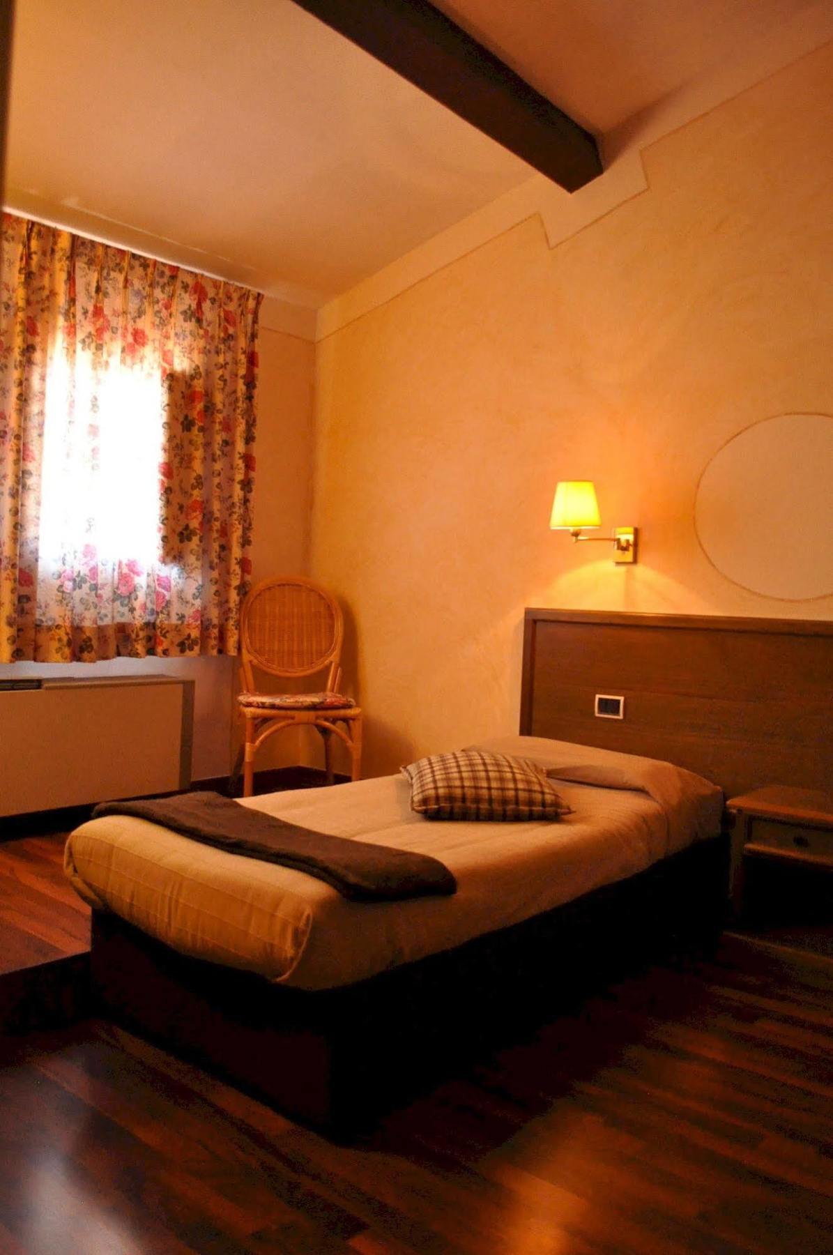 ביביאנה Hotel Borgo Antico מראה חיצוני תמונה