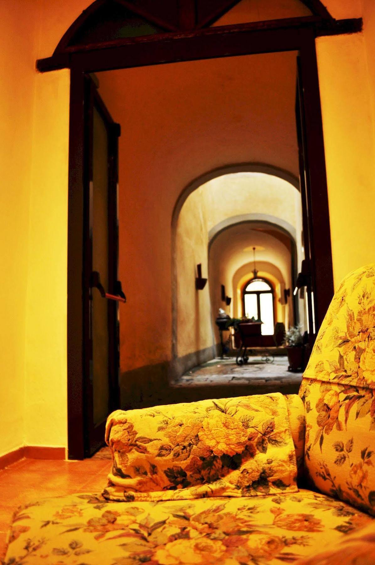 ביביאנה Hotel Borgo Antico מראה חיצוני תמונה
